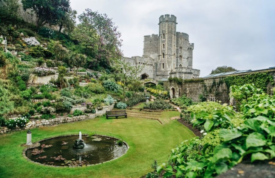 London: Windsor, Stonehenge, Bath, and Roman Baths Day Trip - Roman Baths and Pump Rooms: why this spa-water stop feels different