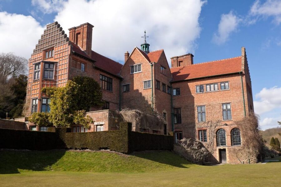 London: Winston Churchill Family Home with Transportation - Timed entry to the house: plan your best moment