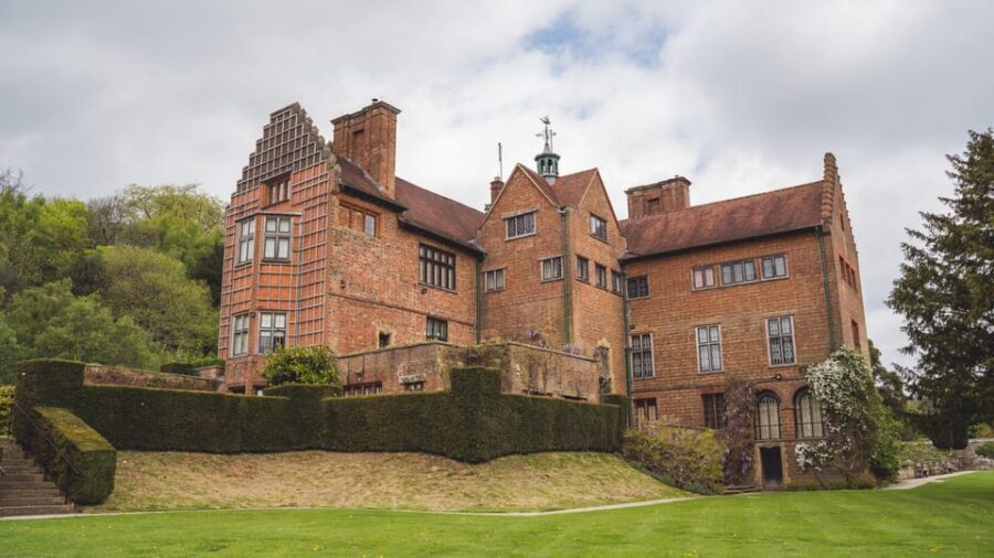 London: Winston Churchill Family Home with Transportation - Getting there the easy way: London pickup in a private car