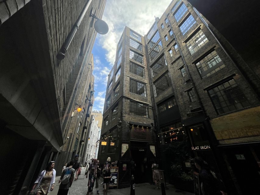 London: Witches and History Bankside Walking Tour - The Golden Hinde and Winchester Palace: Tudor Flavor Without the Heavy Climbing