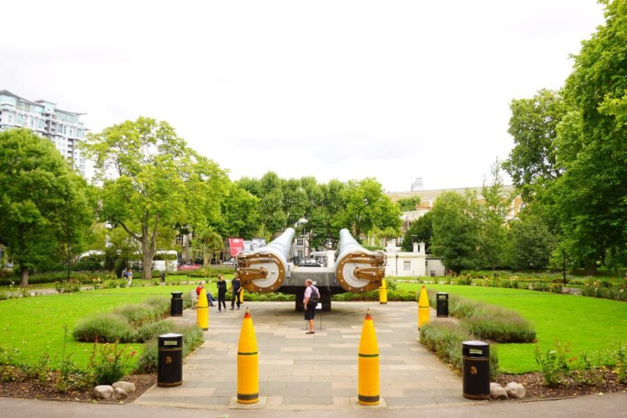 London: World War II History in London Private Guided Tour - The guide experience: why pacing and clarity matter here