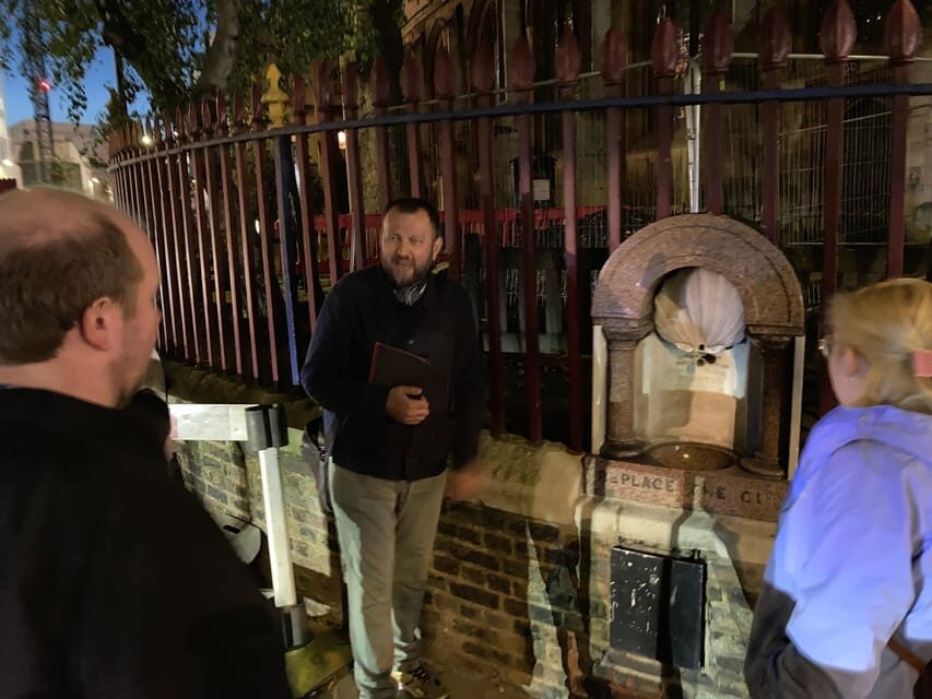 London's Ghosts & Gruesome Past Nighttime Walking Tour - Key points to know before you go