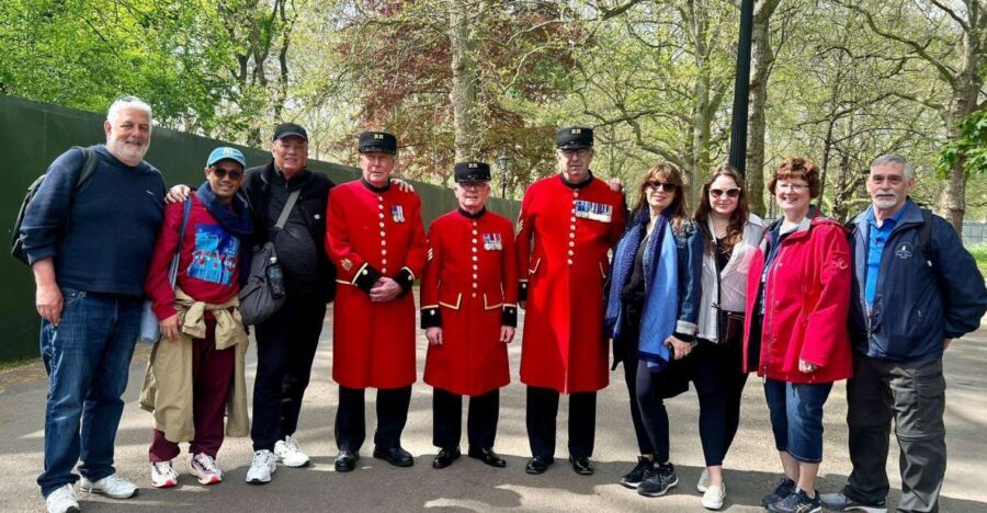 London’s Royal Family and Changing of the Guard Tour - Horse Guards Parade and the last look at royal sentries