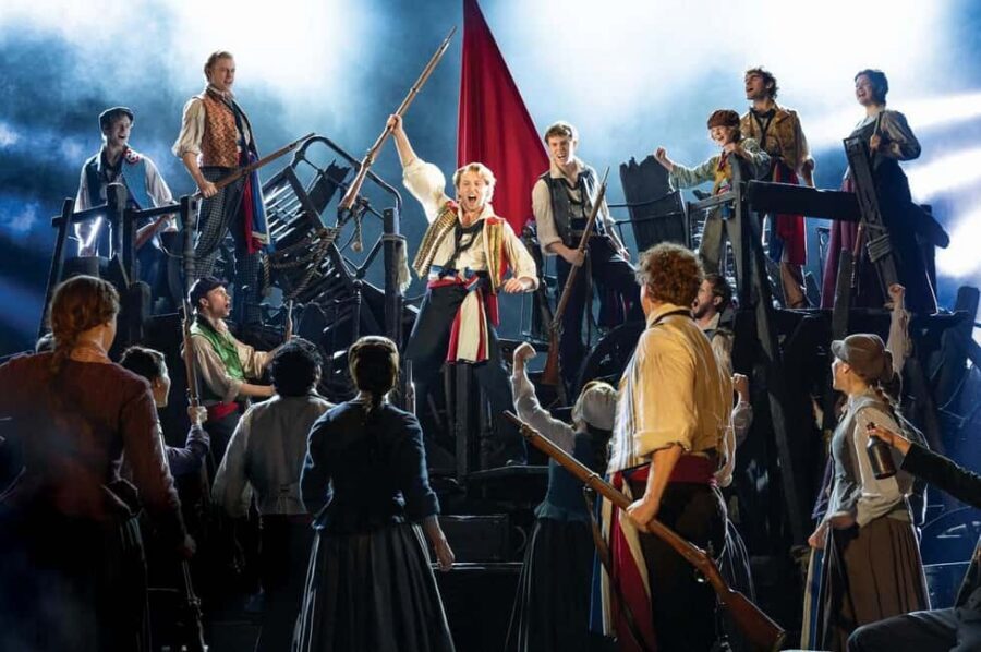 London's West End: Ticket to Les Misérables - Your 2h50 schedule: timing that actually helps