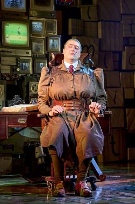 London's West End: Ticket to Matilda The Musical - Finding your way: meeting point and what to do before curtain