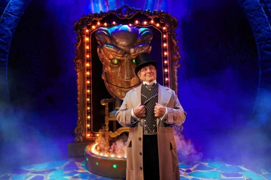 London's West End: Ticket to Wicked the Musical - Performances and Sets: When Stagecraft Does the Storytelling
