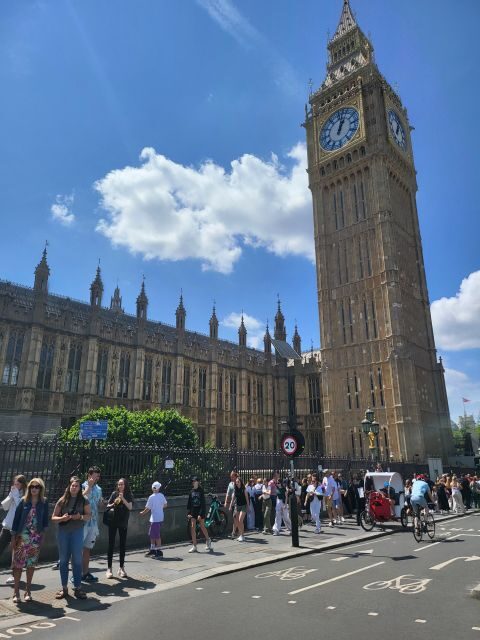 Luxury Private Tour in London with Lunch - Your Day Starts at Charing Cross, Right by Trafalgar Square