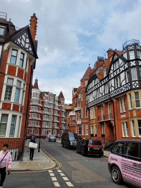 Luxury Private Tour in London with Lunch - Lunch at a Traditional British Restaurant (Then a Cafe Finish)