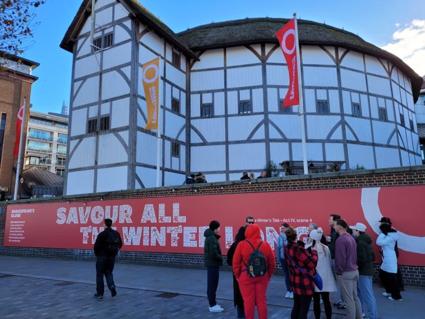 Magical Movies: London Harry Potter Tour - Millennium Bridge and Shakespeare’s Globe: when the “real London” frame wins