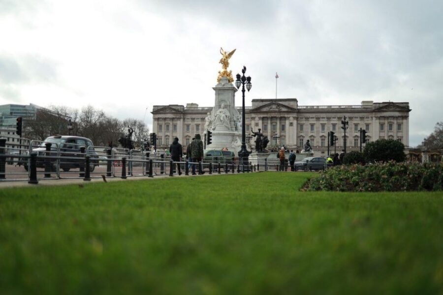 Majesty in Motion: Exploring Westminster's Royal Legacy - Buckingham Palace and the Changing of the Guard: the ritual is the point