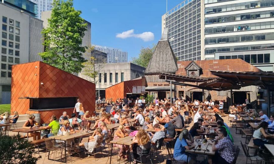 Manchester: '5 Quarters' Guided Walking Tour - Who should book this 5 Quarters tour