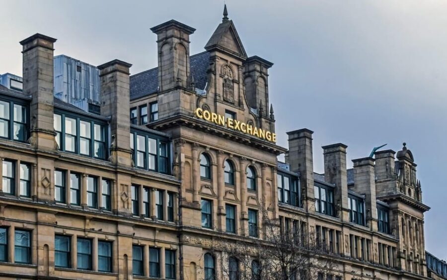 Manchester: City Walking Tour & Exploration Game - Time, Distance, and Pacing for Real People