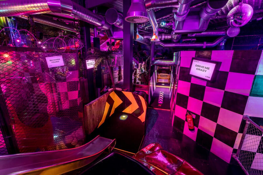 Manchester: Junkyard Golf Club Tickets for 9 or 18 Holes - Timing it for a one-day Manchester plan