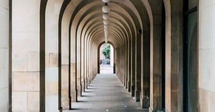 Manchester: Sightseeing Walking Custom Tour with a Guide - Key highlights to know before you go