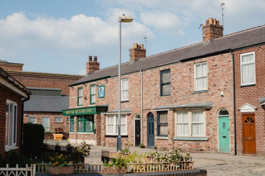 Manchester: The Coronation Street Experience - Pace and walking math: why the tour feels short for photo lovers