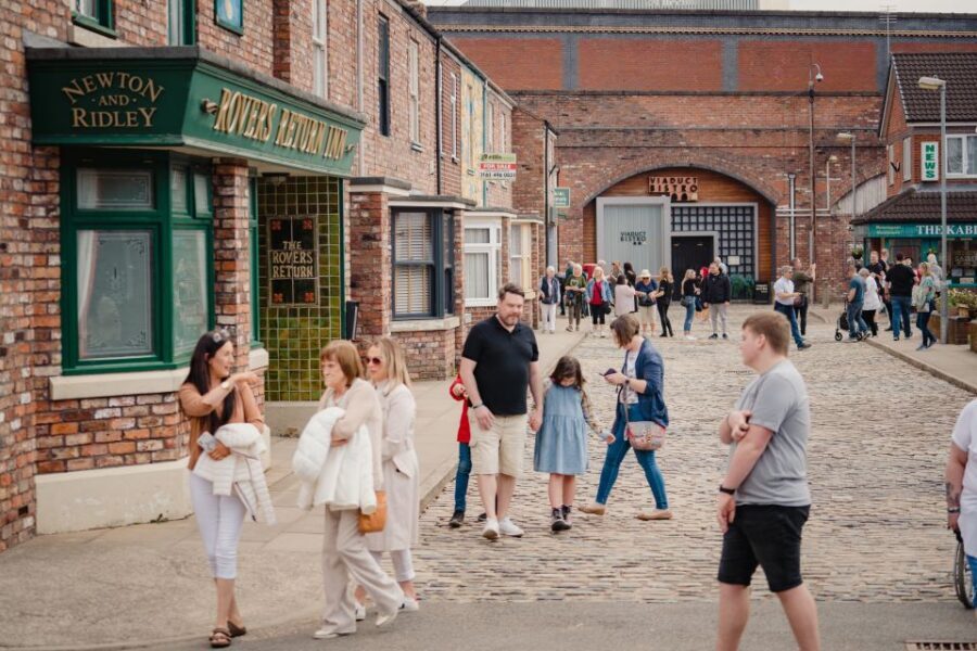 Manchester: The Coronation Street Experience - Who should book this tour in Manchester