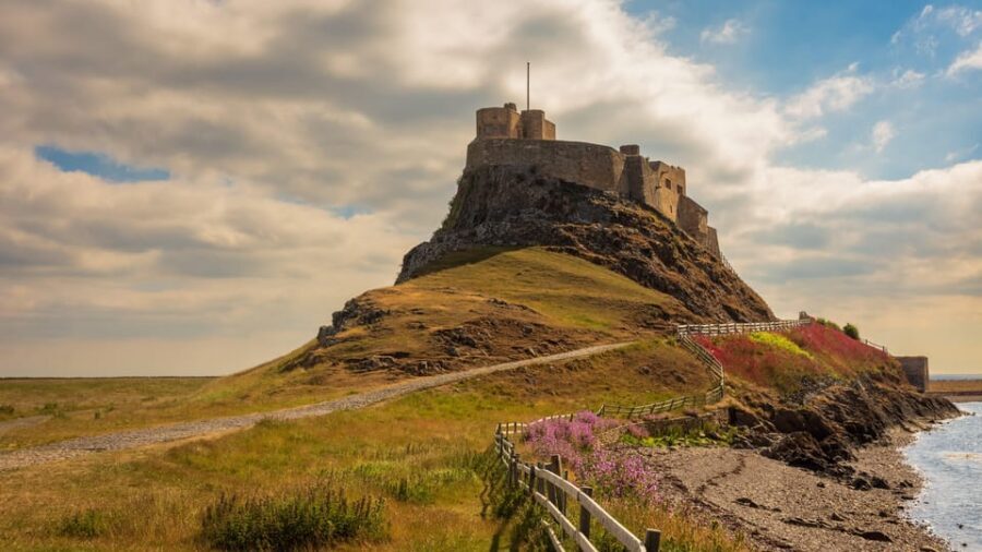 Northumberland Castles & Coast Online Road Trip Travel Guide - Hadrian’s Wall: forts, Roman museums, and walkable routes