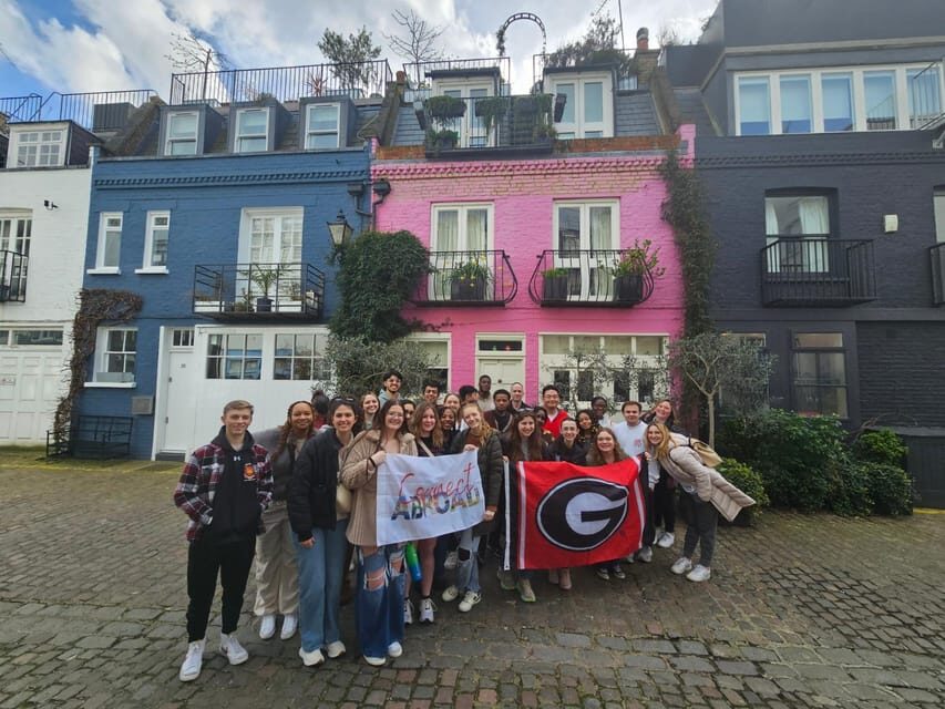 Notting Hill Experience - Meeting outside Notting Hill Gate: quick start, walking-friendly rhythm