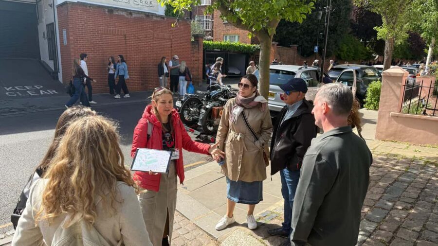 Notting Hill Walking Tour - Why Notting Hill works best with a guide
