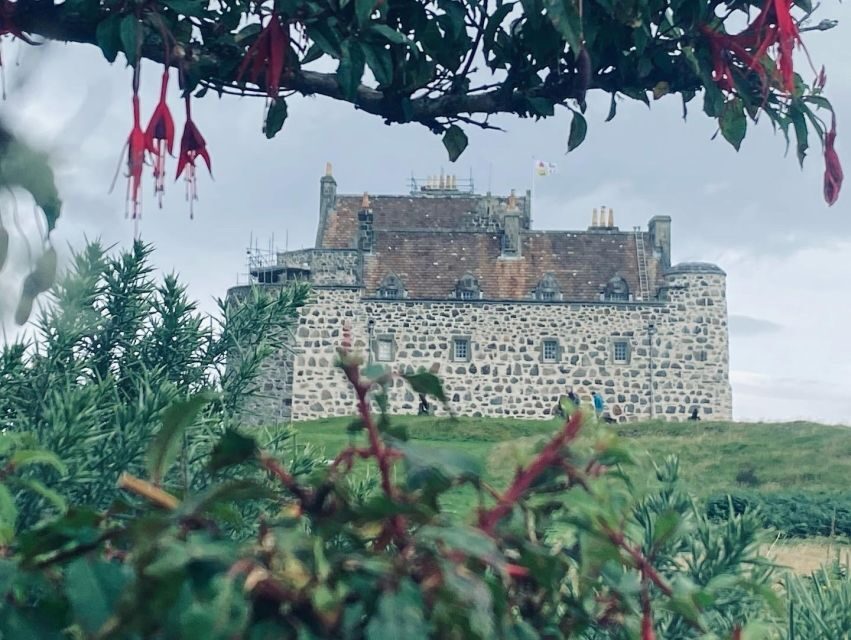 Oban: Isle of Mull and Iona Tour - Duart Castle Photo Stop: Quick, Meaningful, and Easy to Appreciate