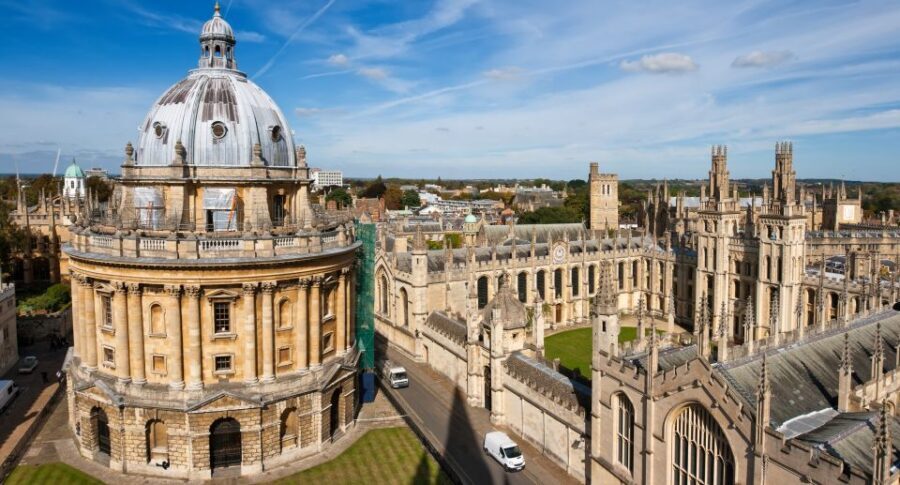 Oxford 3-Hour Private Walking Tour - Meeting point, weather reality, and timing that you can control