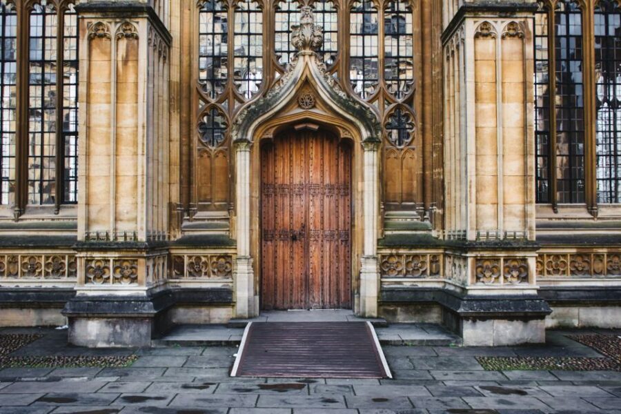 Oxford: Alumni-led Harry Potter Tour - Sheldonian to Divinity School and Bodleian: where film locations start to feel tangible