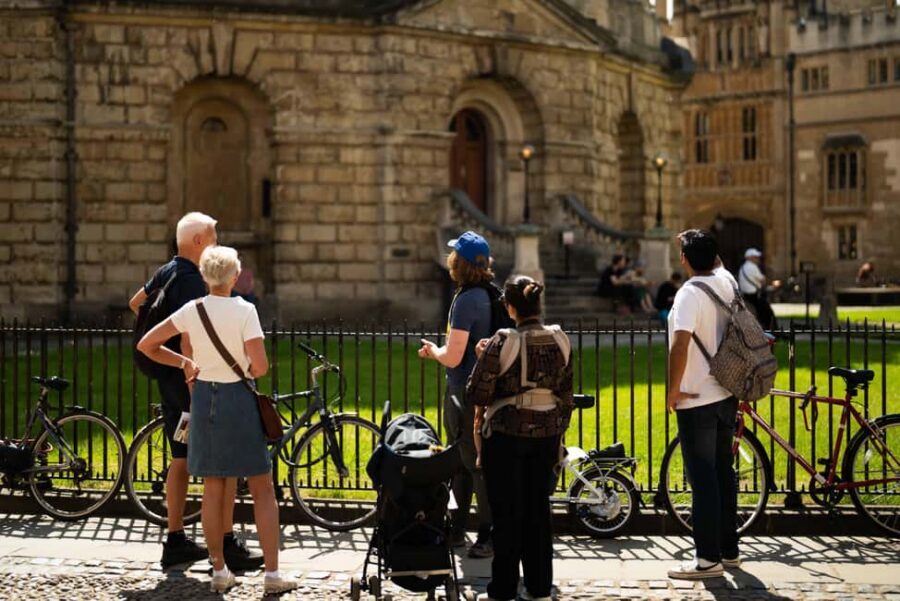 Oxford: Alumni-led Harry Potter Tour - Bridge of Sighs and Radcliffe Square: classic Oxford postcards with a movie-world twist