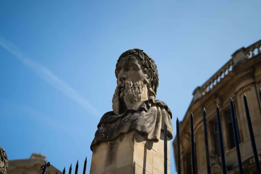 Oxford: Alumni-led Walking Tour w/opt New College - Price and value: why $34 can work better than bigger ticket tours