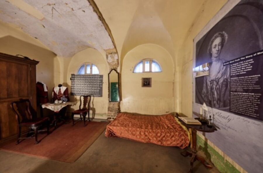 Oxford Castle and Prison: Guided Tour - Why this Oxford Castle tour feels different from a typical visit