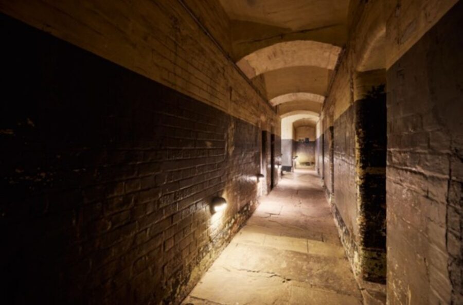 Oxford Castle and Prison: Guided Tour - Debtors’ Tower and Prison D-Wing: the austere side of justice