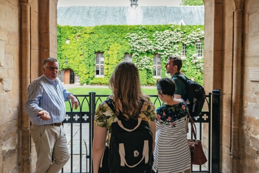 Oxford: City and University Tour, including college entry - The collegiate and tutorial system, explained on the pavement