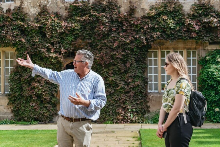 Oxford: City and University Tour, including college entry - Oxford, university-style: where this tour starts and why it works