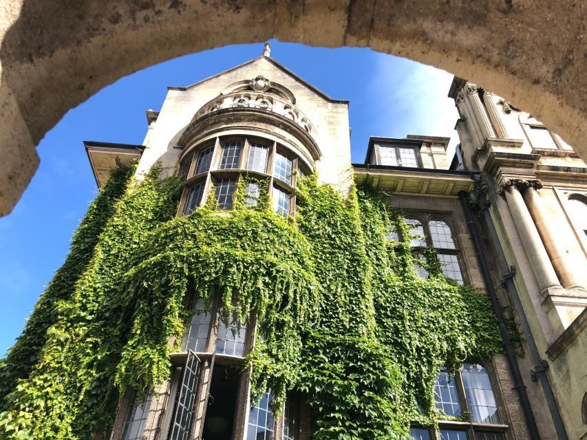 Oxford: City Bike Tour with Student Guide - Stepping inside the Bodleian Library