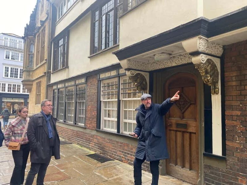 Oxford: CS Lewis and JRR Tolkien Tour - Entering Oxford through the Lewis-and-Tolkien lens