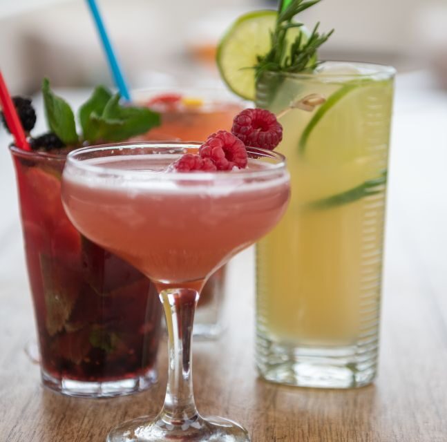 Oxford: Evening Sightseeing River Cruise with a Cocktail - Who should book this Oxford evening cruise—and who might skip it