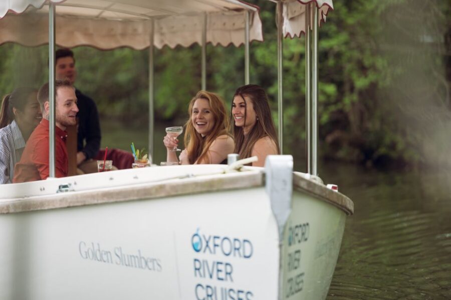 Oxford: Evening Sightseeing River Cruise with a Cocktail - Meet at The Folly Restaurant and board at Folly Bridge