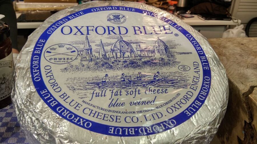 Oxford Food & Drink Tasting & Sightseeing Guided Tour - Food stops that feel local: tastings across stalls and shops