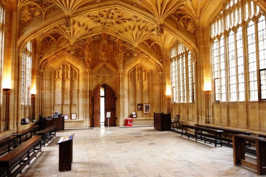 Oxford: Harry Potter Insights Divinity School Group Tour - Rowling’s Oxford clues: Nearly Headless Nick and Knockturn Alley vibes