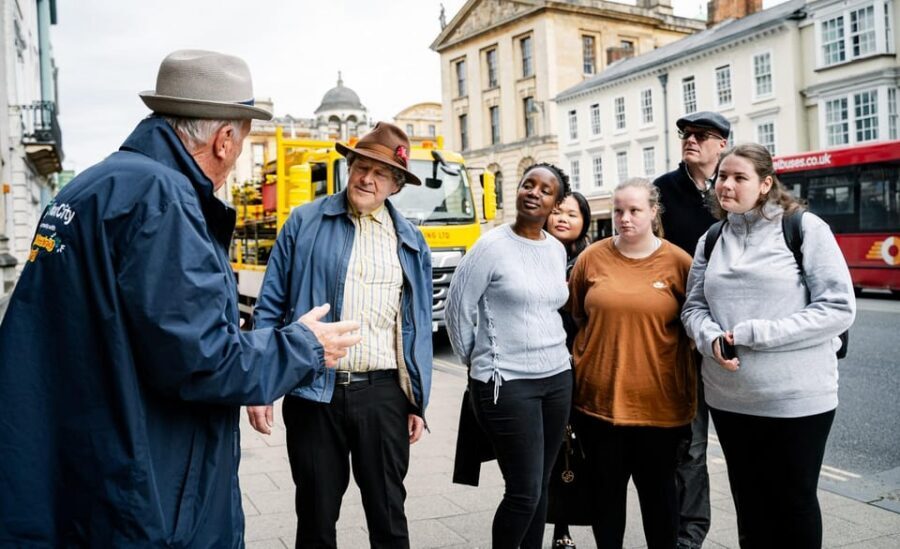 Oxford: Historic Pubs & Taverns Guided Walking Tour - High Street and the Route Layout: Easy Walking, Clear Landmarks