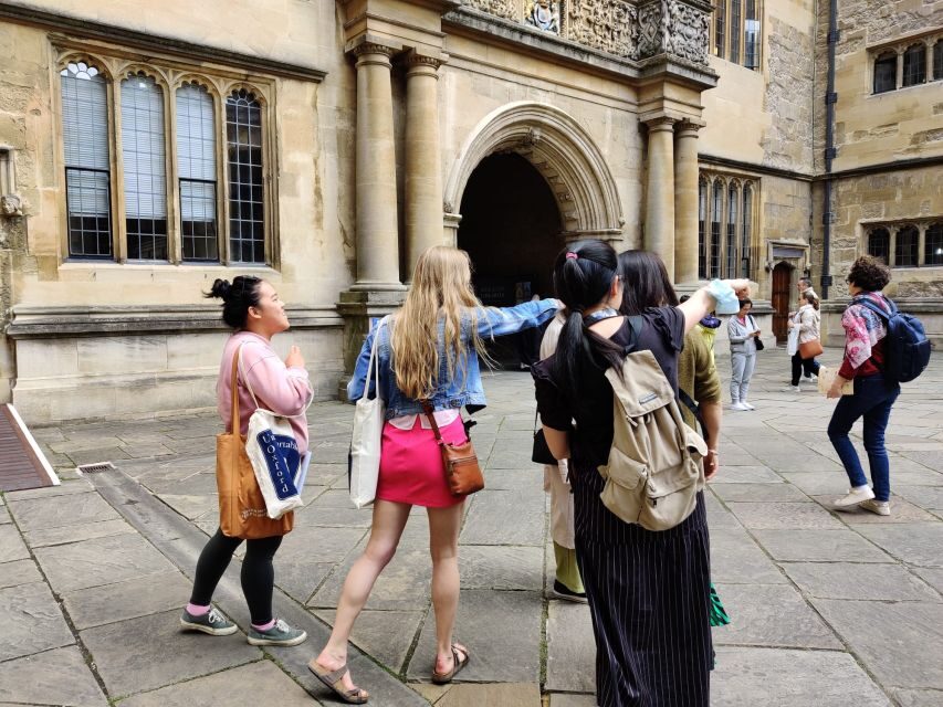 Oxford: History of Medicine Tour - by Uncomfortable Oxford™ - Kings Arms Pub stop: When medical debate meets real life