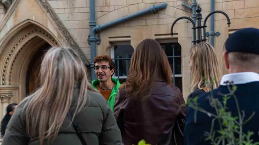 Oxford: Inspector Morse, Lewis, and Endeavour Walking Tour - Murder Scenes, Plot Points, and Hidden Clues on Actual Streets