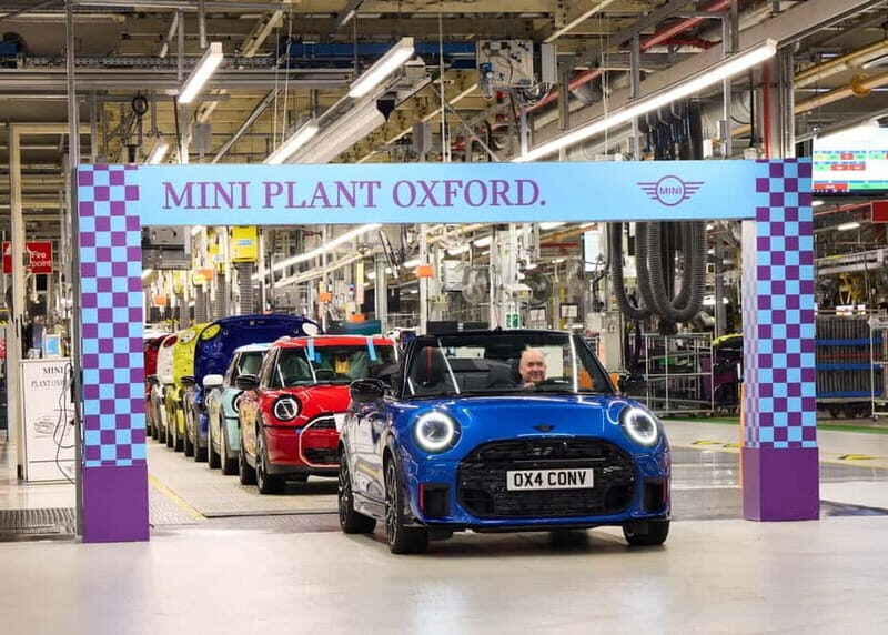 Oxford: MINI Factory Tour – Go Behind the Scenes - From MINI Visitor Centre to the factory: what the start gets right