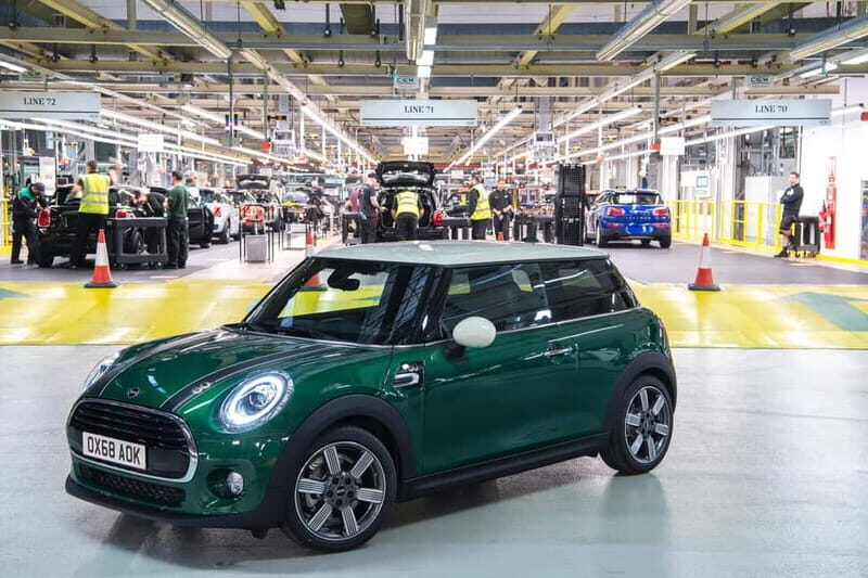 Oxford: MINI Factory Tour – Go Behind the Scenes - Robots and precision: why this tour feels different from a typical car museum