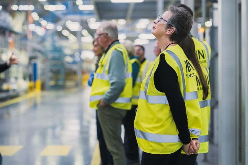 Oxford: MINI Factory Tour – Go Behind the Scenes - The electric MINI and sustainability section: what future-facing actually means here