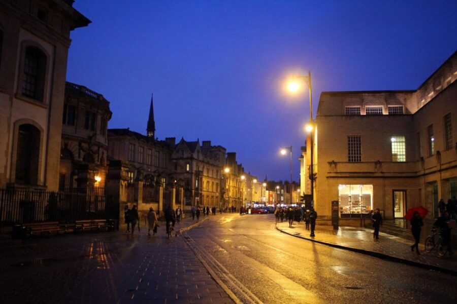 Oxford Official Ghost Tour - Meet at Broad Street and Turl Street: start where the vibe is real