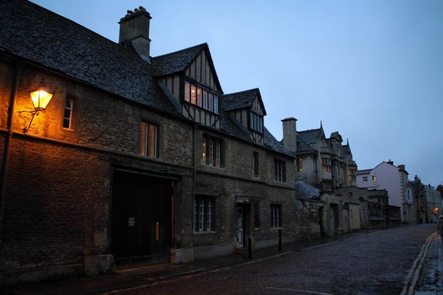 Oxford Official Ghost Tour - Dead Man’s Walk and the University corners you’ll never unsee