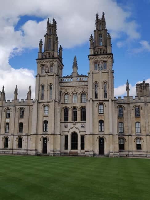 Oxford: Private Guided Walking Tour of University and City - Exeter College and Weston Library: Oxford’s academic glow, up close