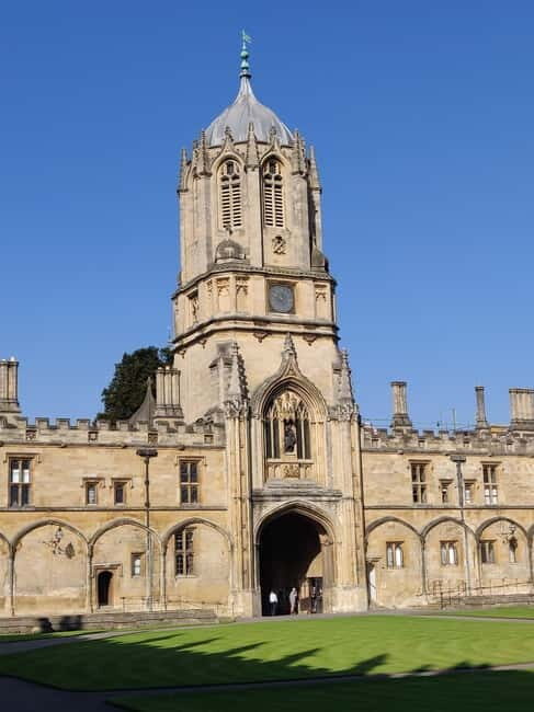 Oxford: Private Guided Walking Tour of University and City - Bodleian Library and Radcliffe Square: where Oxford’s big-name institutions feel human