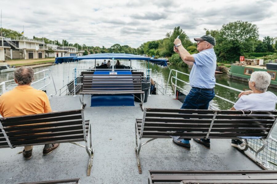 Oxford: River Thames Sightseeing Cruise - Live commentary with captains and guides: where the real entertainment comes from
