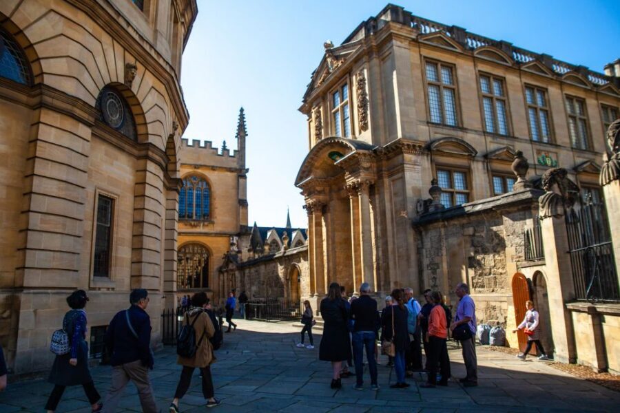 Oxford: University and City Walking Tour with Alumni Guide - Radcliffe Camera and University Landmarks: Reading Oxford’s Style